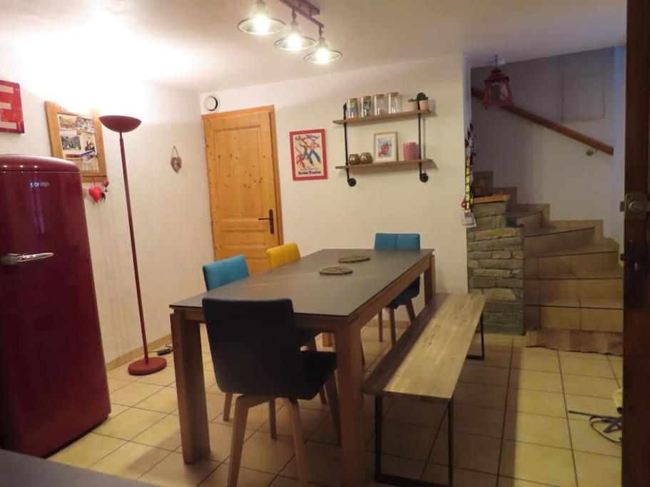 סן-מרטין-דה-בלוויל Authentique Maison De Village Savoyarde מראה חיצוני תמונה